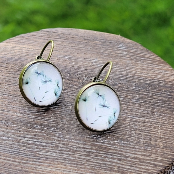 💥LAST ONE💥Make a Wish Dandelion Seed Earrings, antiqued bronze - Picture 2 of 5